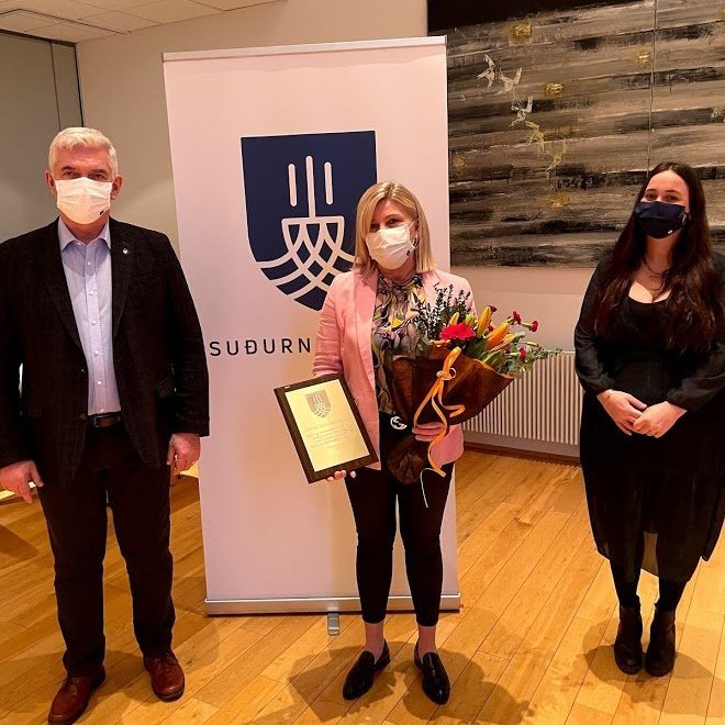 Guðlaug Helga Sigurðardóttir - Viðurkenning fyrir óeigingjarnt starf í íþrótta og æskulýðsmálum í Suðurnesjabæ.
