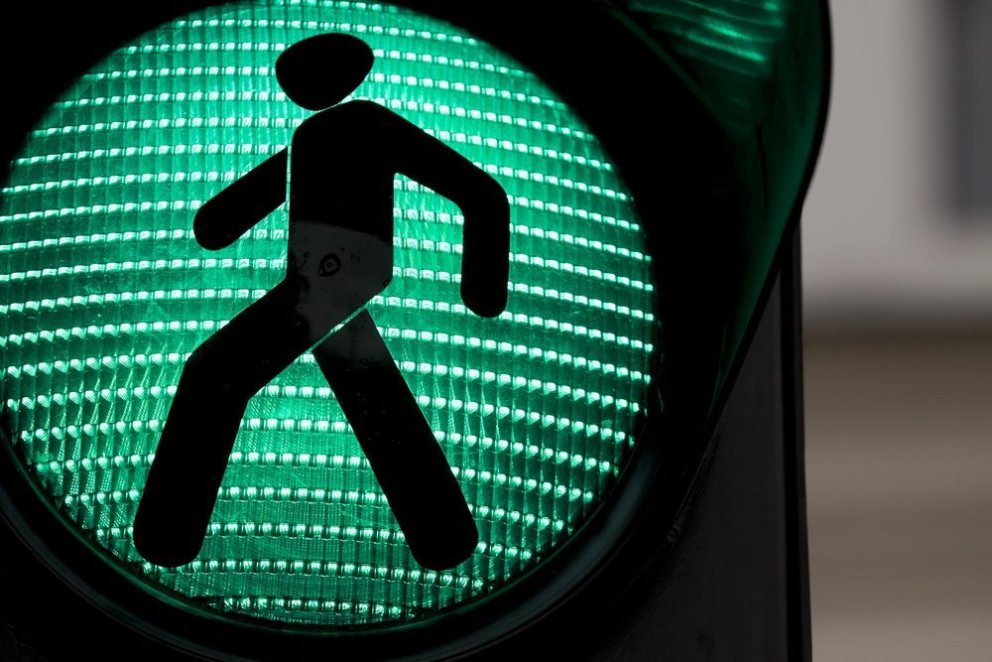 Biluð gangbrautarljós við gatnamót Sandgerðisvegar, Stafnesvegar og Suðurgötu.