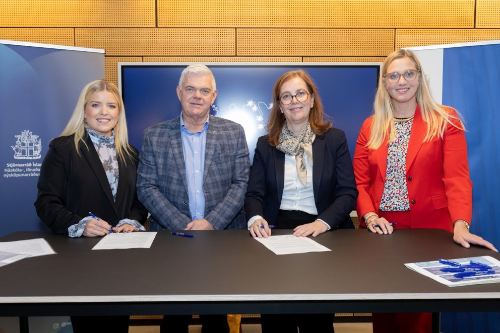 Samningur um ljósleiðaravæðingu í þéttbýli